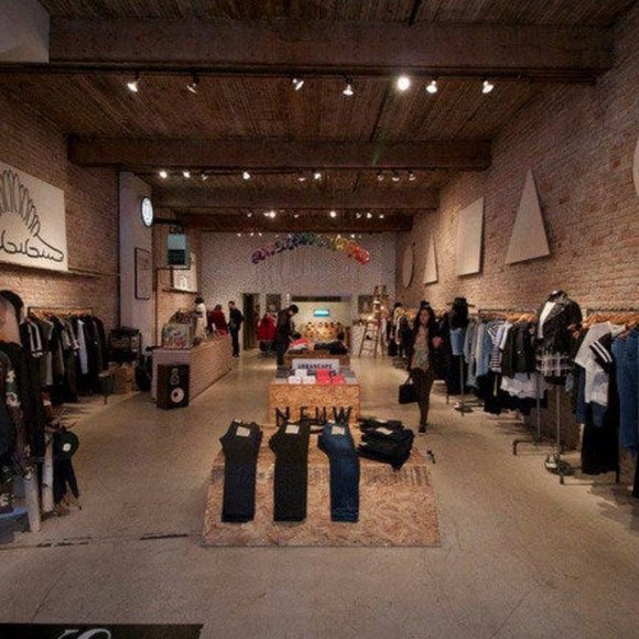 Designer Shop - Picture 1 of 2